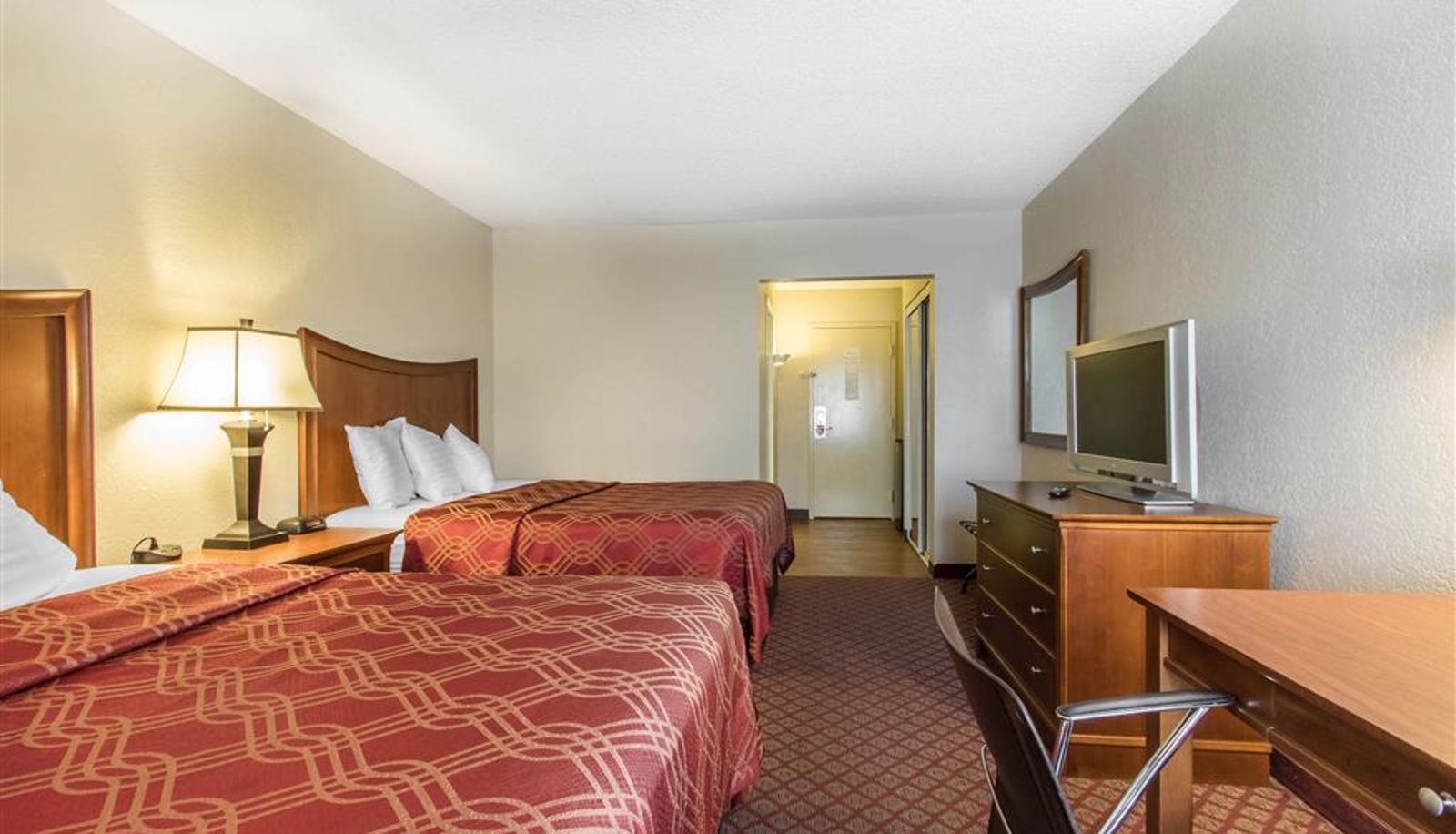 Room - Econo Lodge Inn & Suites Joplin