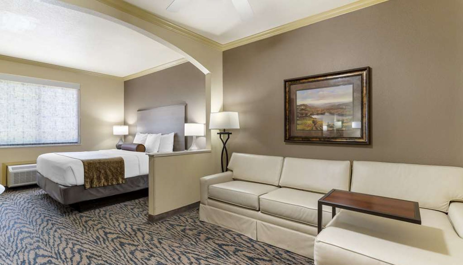 Suite - Best Western Plus Crown Colony Inn & Suites