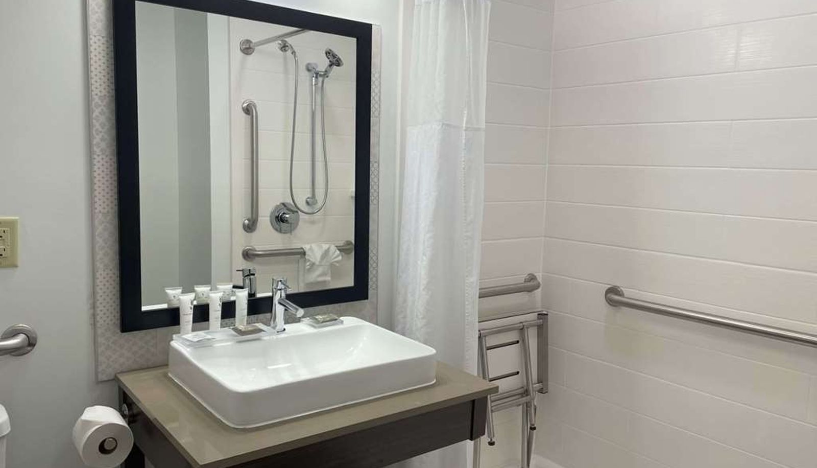 Room - Country Inn & Suites by Radisson Stone Mountain GA