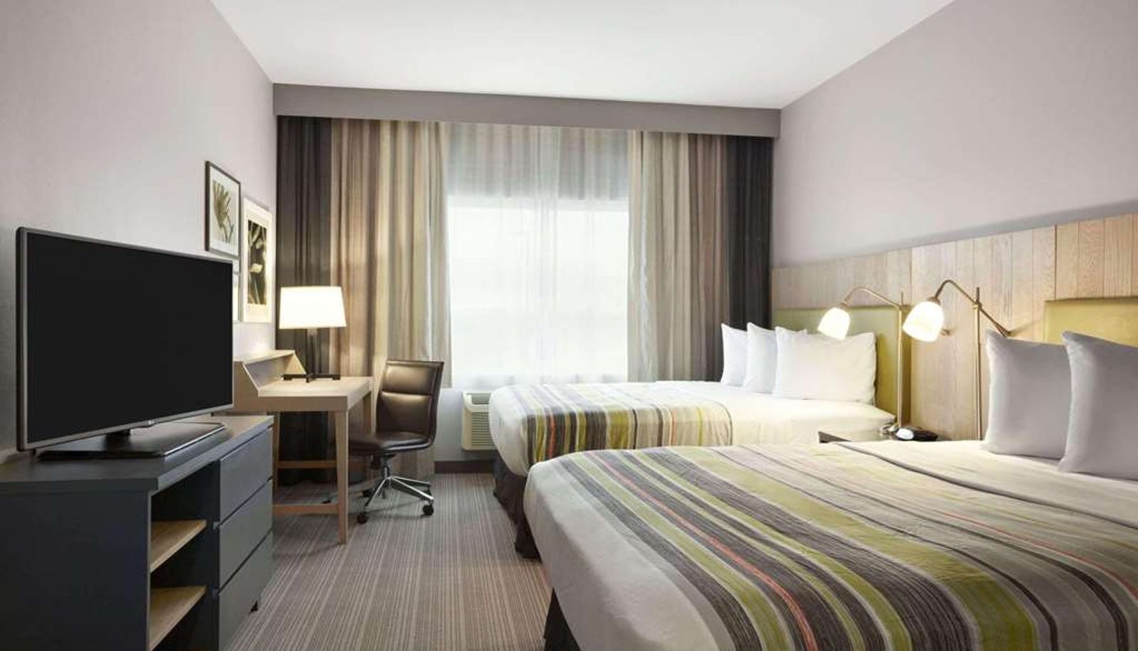 Zimmer - Country Inn & Suites by Radisson Warner Robins GA