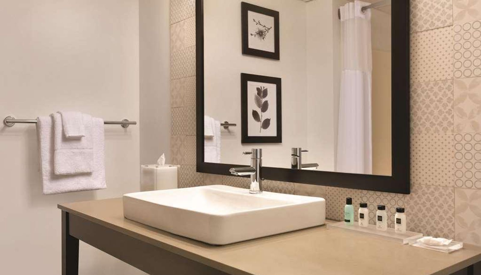 Room - Country Inn & Suites by Radisson Brooklyn Center MN