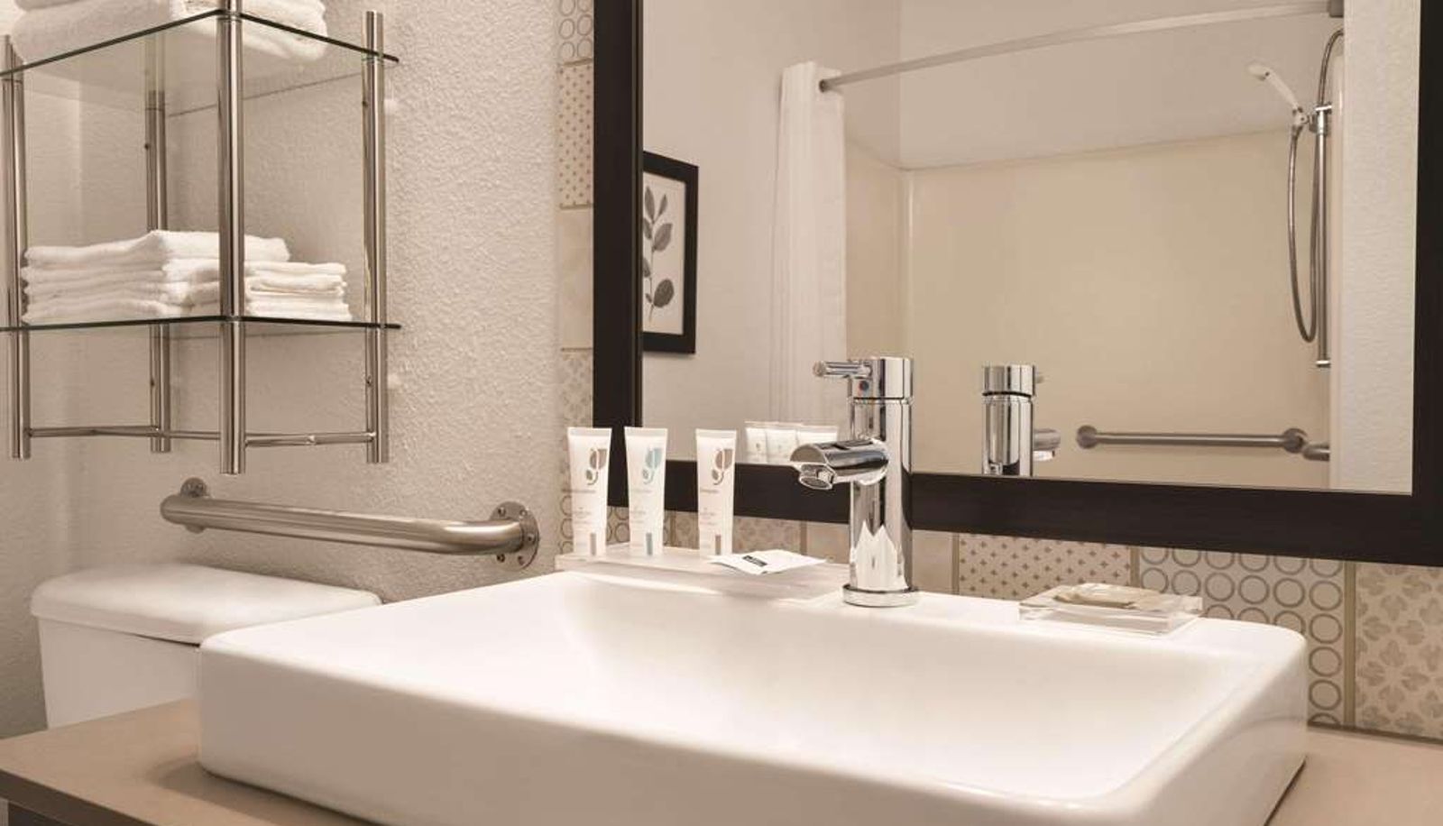 Zimmer - Country Inn & Suites by Radisson Detroit Lakes MN
