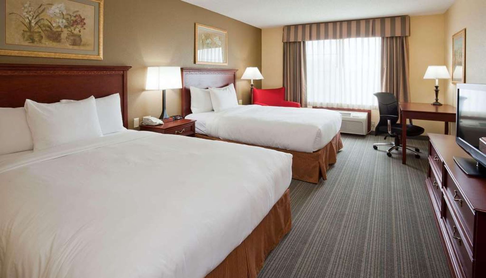 Zimmer - Country Inn & Suites by Radisson Willmar MN