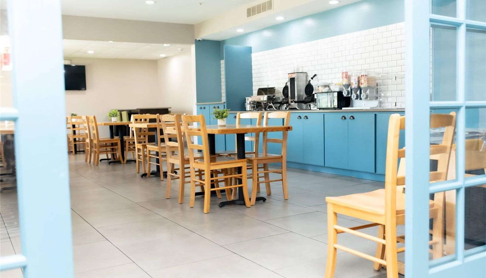 Restaurant - Country Inn & Suites by Radisson Prairie du Chien