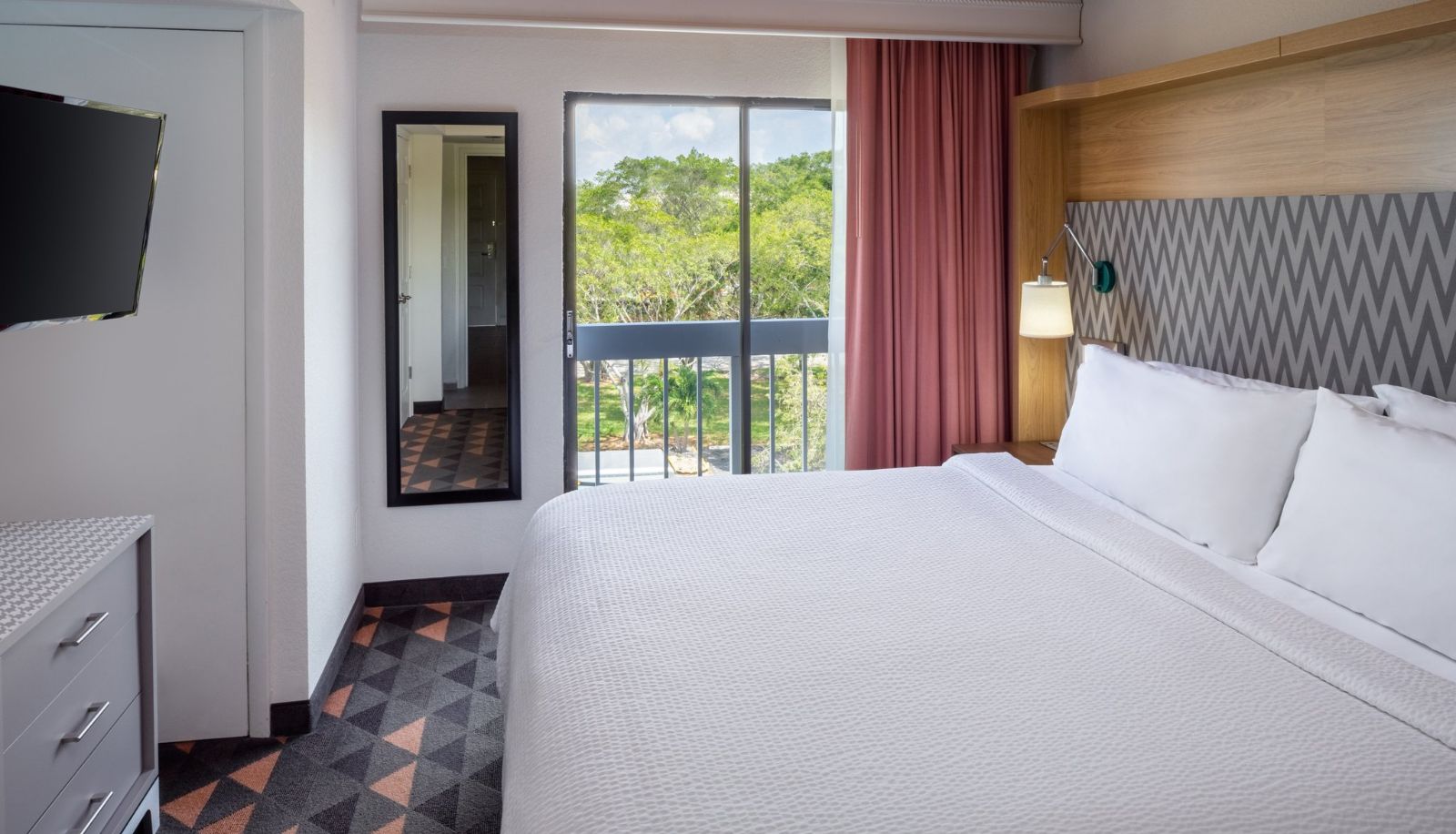 Zimmer - Holiday Inn & Suites BOCA RATON - NORTH by IHG