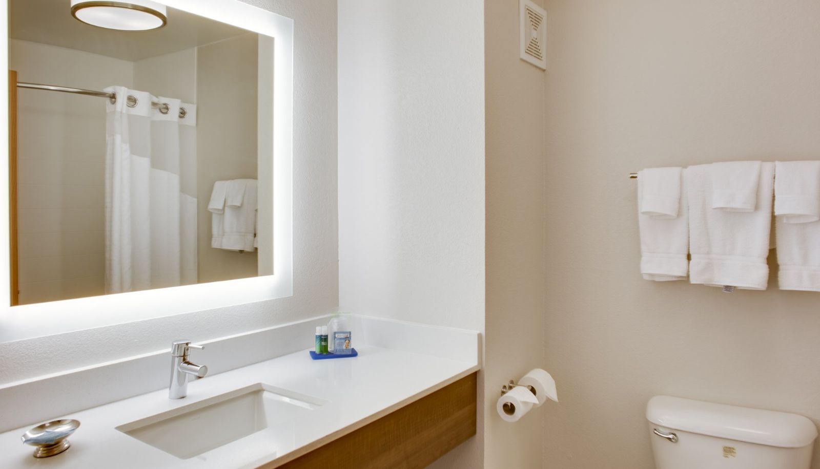 Room - Holiday Inn Express & Suites CHICKASHA by IHG