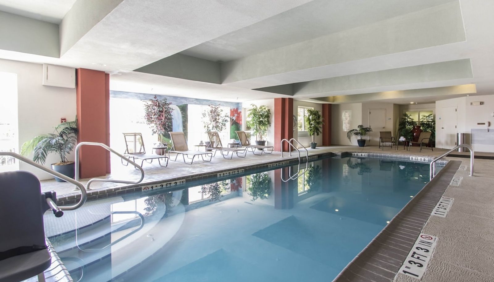 Pool - Holiday Inn Express & Suites CULLMAN by IHG