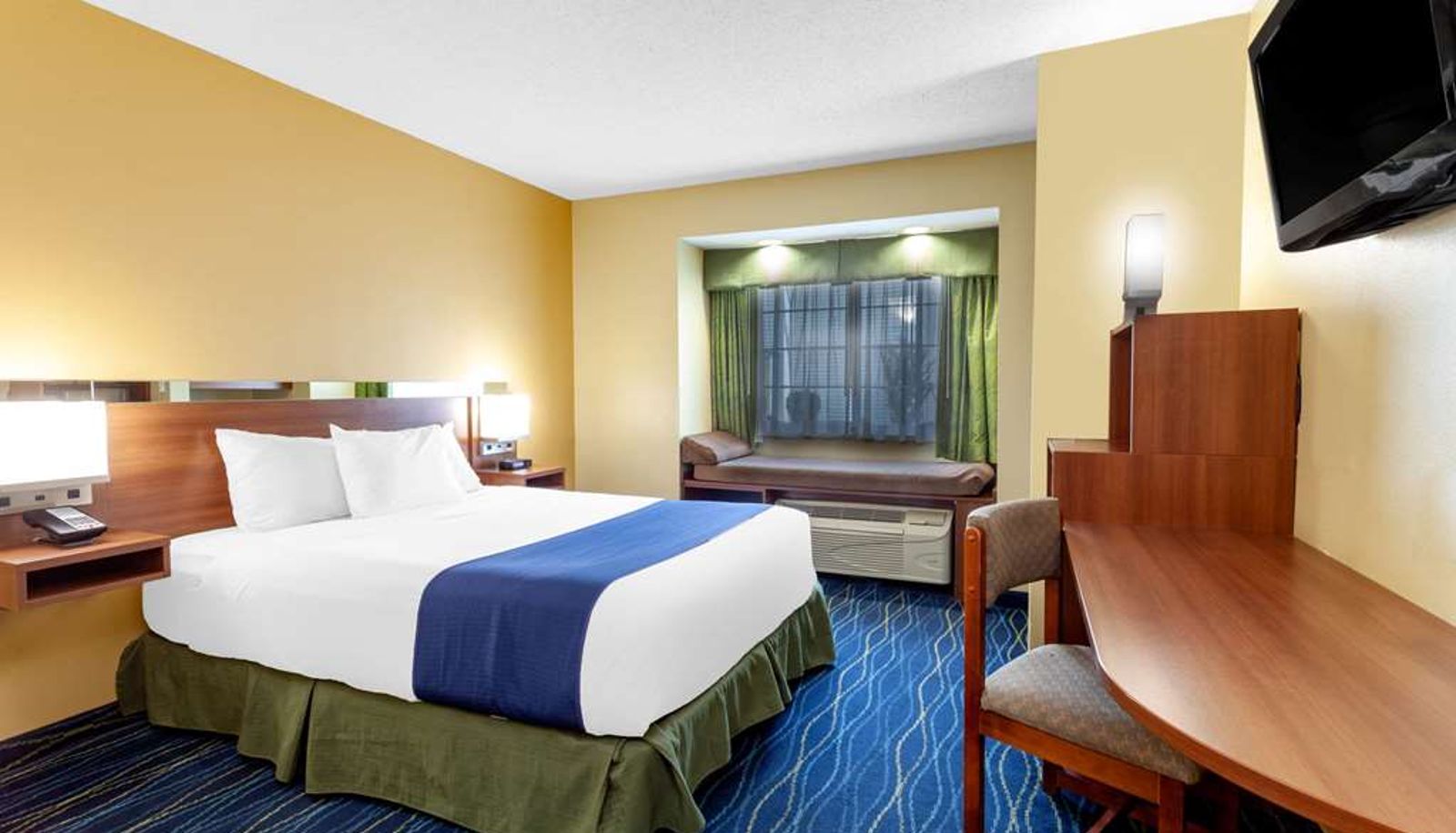 Room - Microtel Inn & Suites by Wyndham Gulf Shores