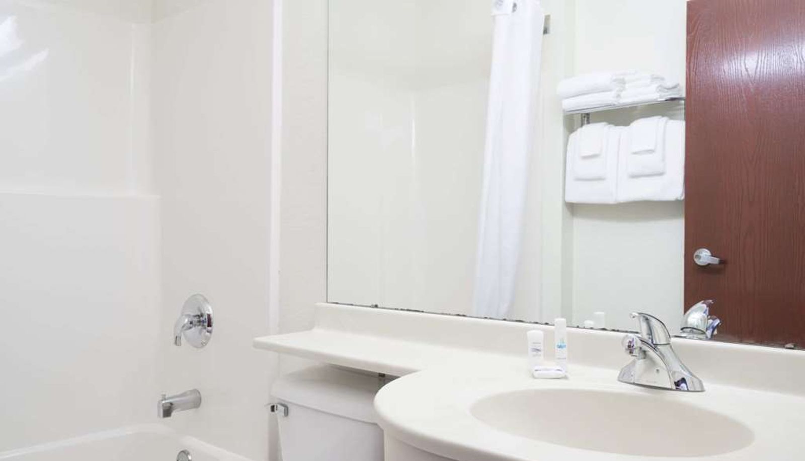 Zimmer - Microtel Inn & Suites by Wyndham Rice Lake