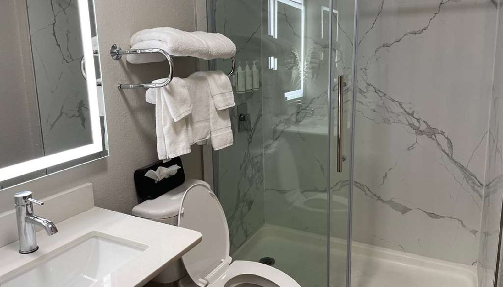 Room - Microtel Inn & Suites by Wyndham Newport News Airport