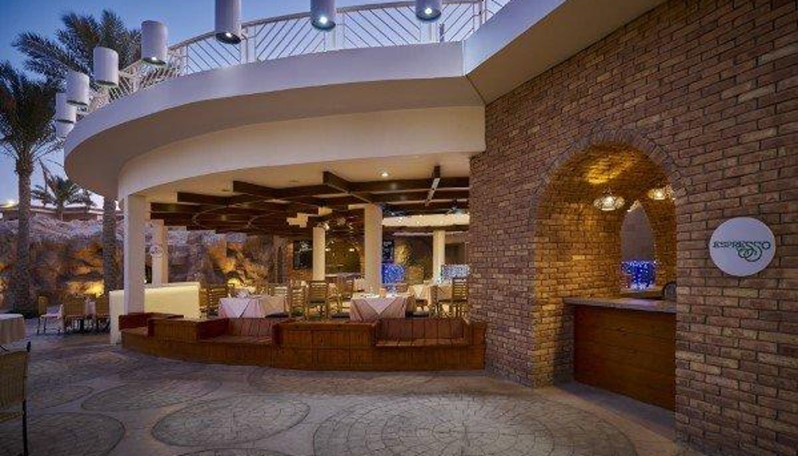 Restaurant - Parrotel Beach Resort