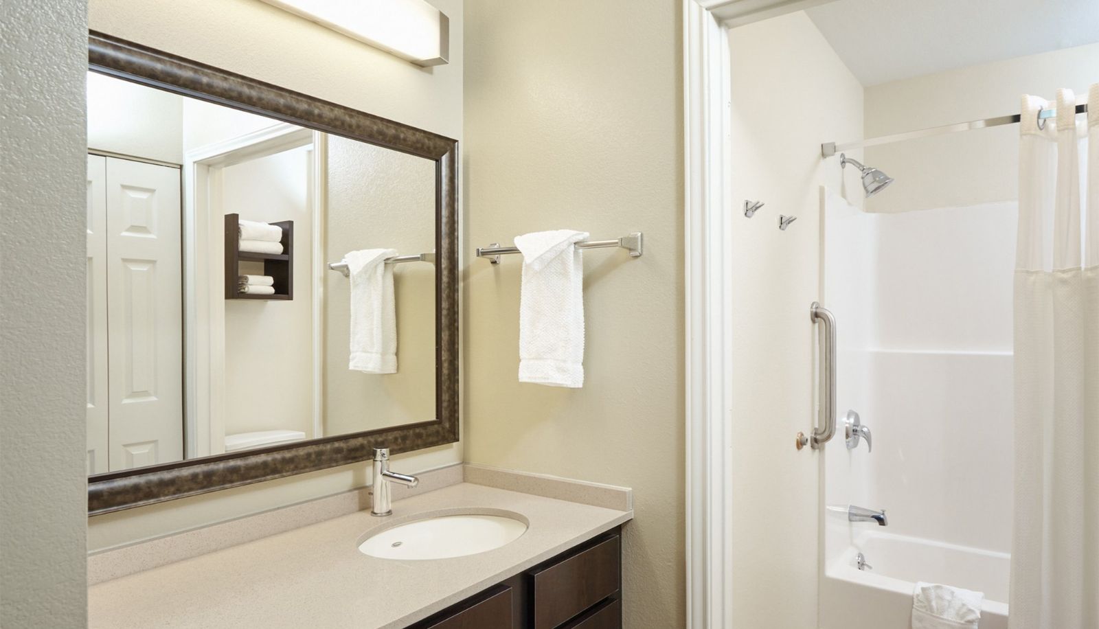 Room - Staybridge Suites CHICAGO - LINCOLNSHIRE by IHG
