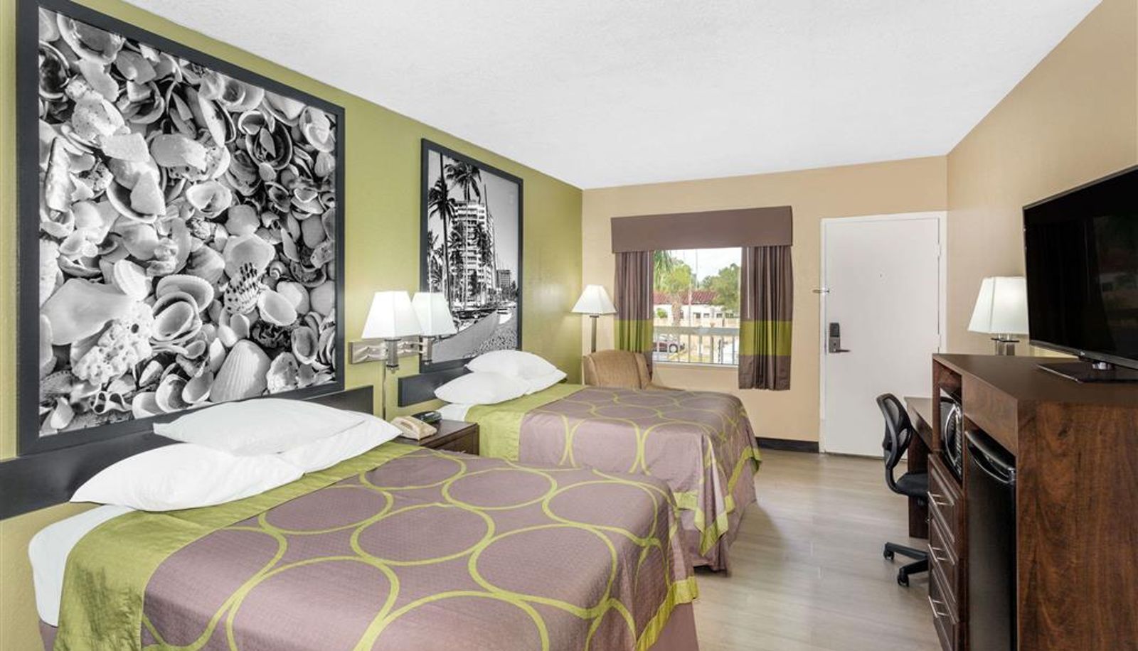 Zimmer - Super 8 by Wyndham Sarasota Near Siesta Key