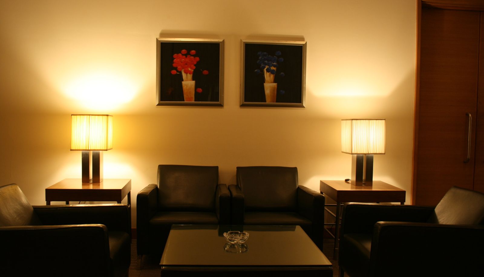 Bar - Taj Wellington Mews Mumbai
