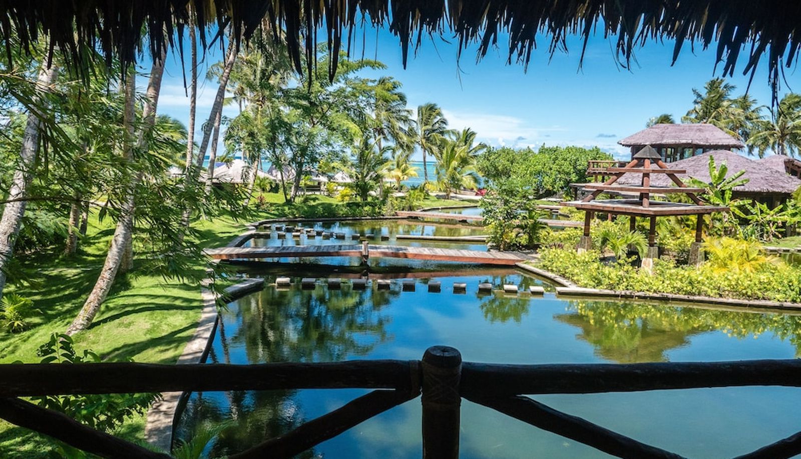 Zwembad - Coconuts Beach Club Resort & Spa