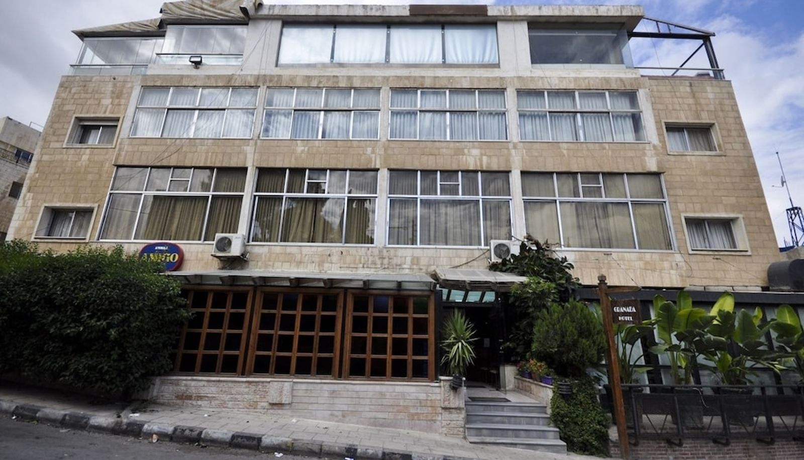 Info - Granada Hotel