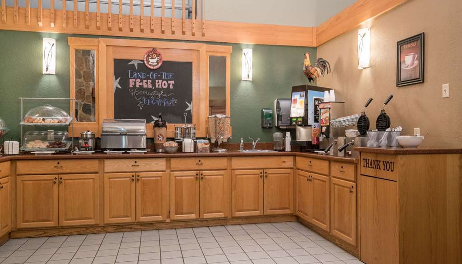 Restaurant - AmericInn by Wyndham Worthington
