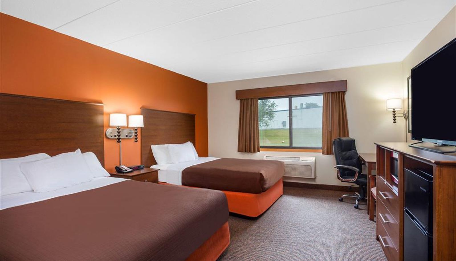 Zimmer - AmericInn by Wyndham Tomah