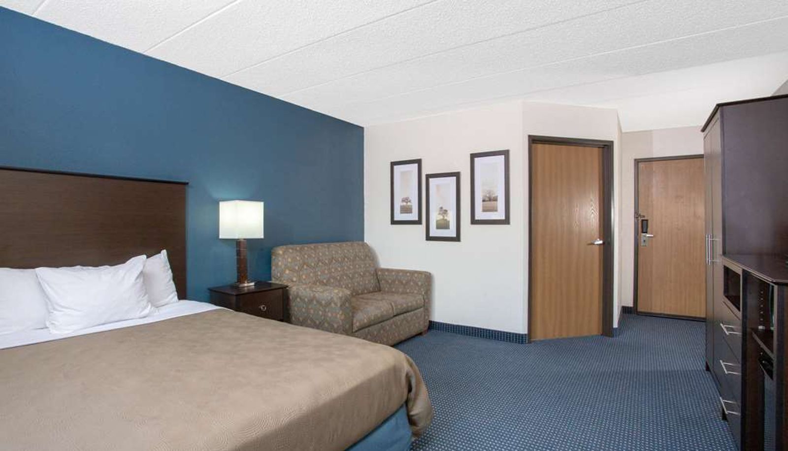 Zimmer - AmericInn by Wyndham Hayward