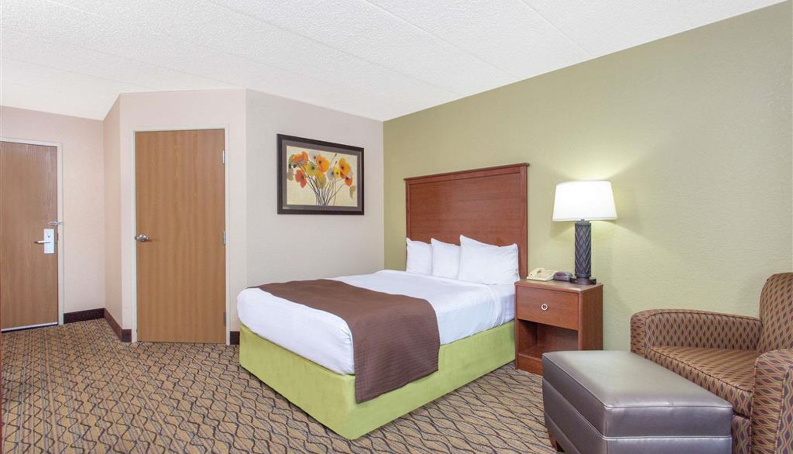 Zimmer - AmericInn by Wyndham Sheboygan