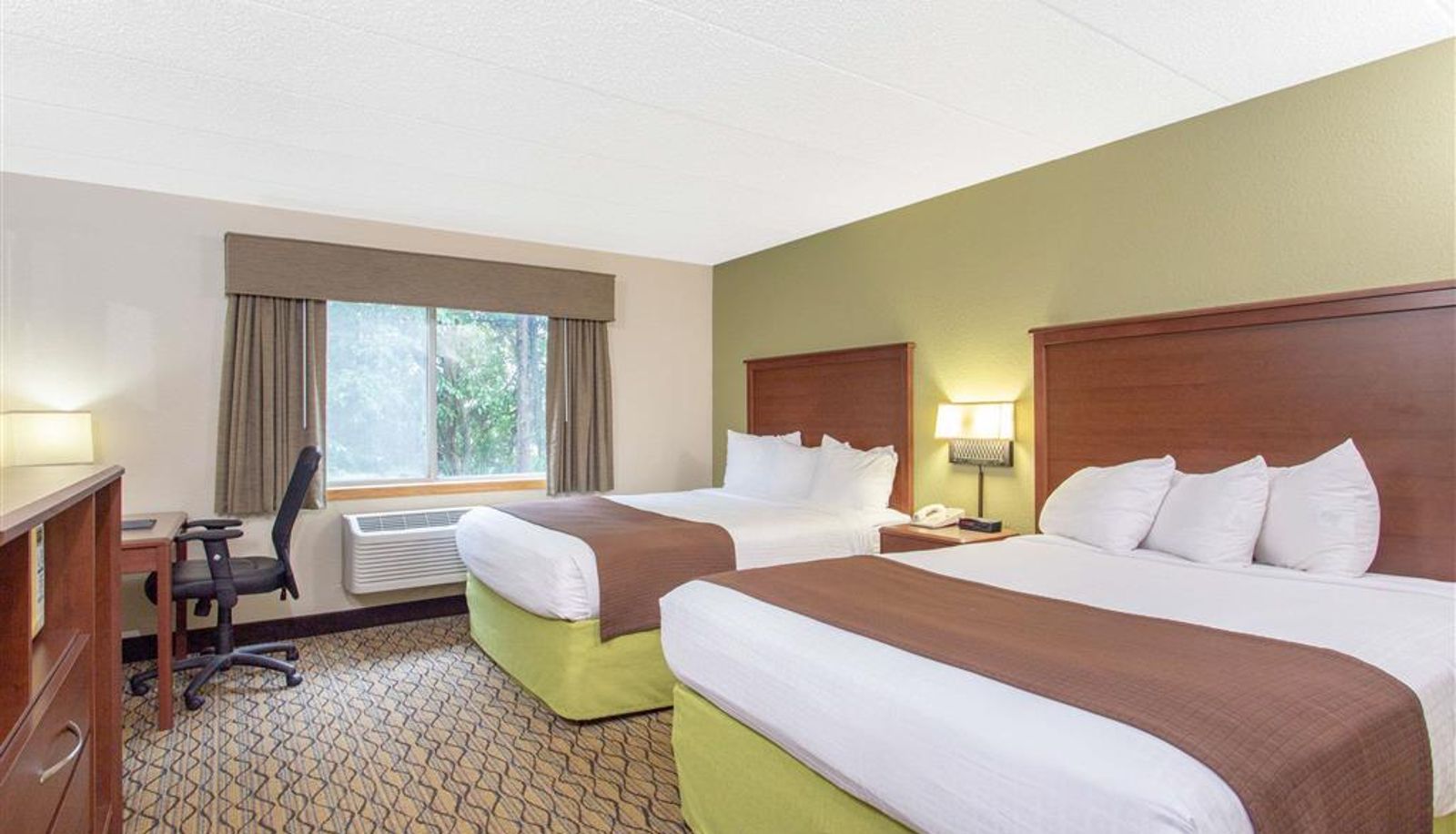 Pokój - AmericInn by Wyndham Sheboygan
