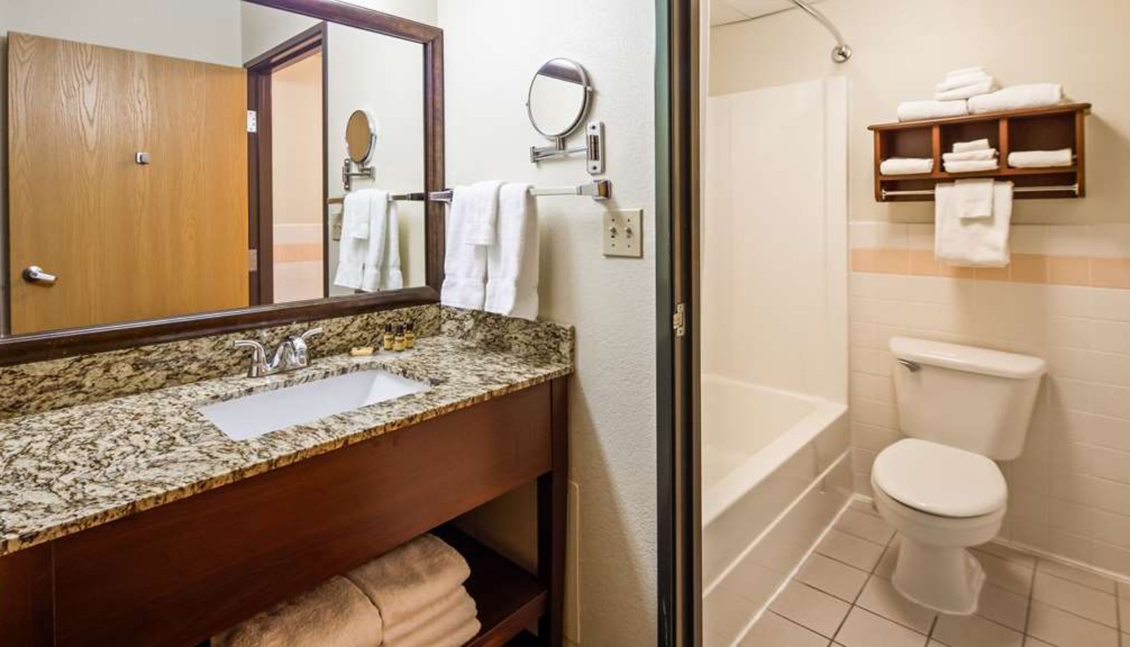 Zimmer - Best Western Plus Sidney Lodge