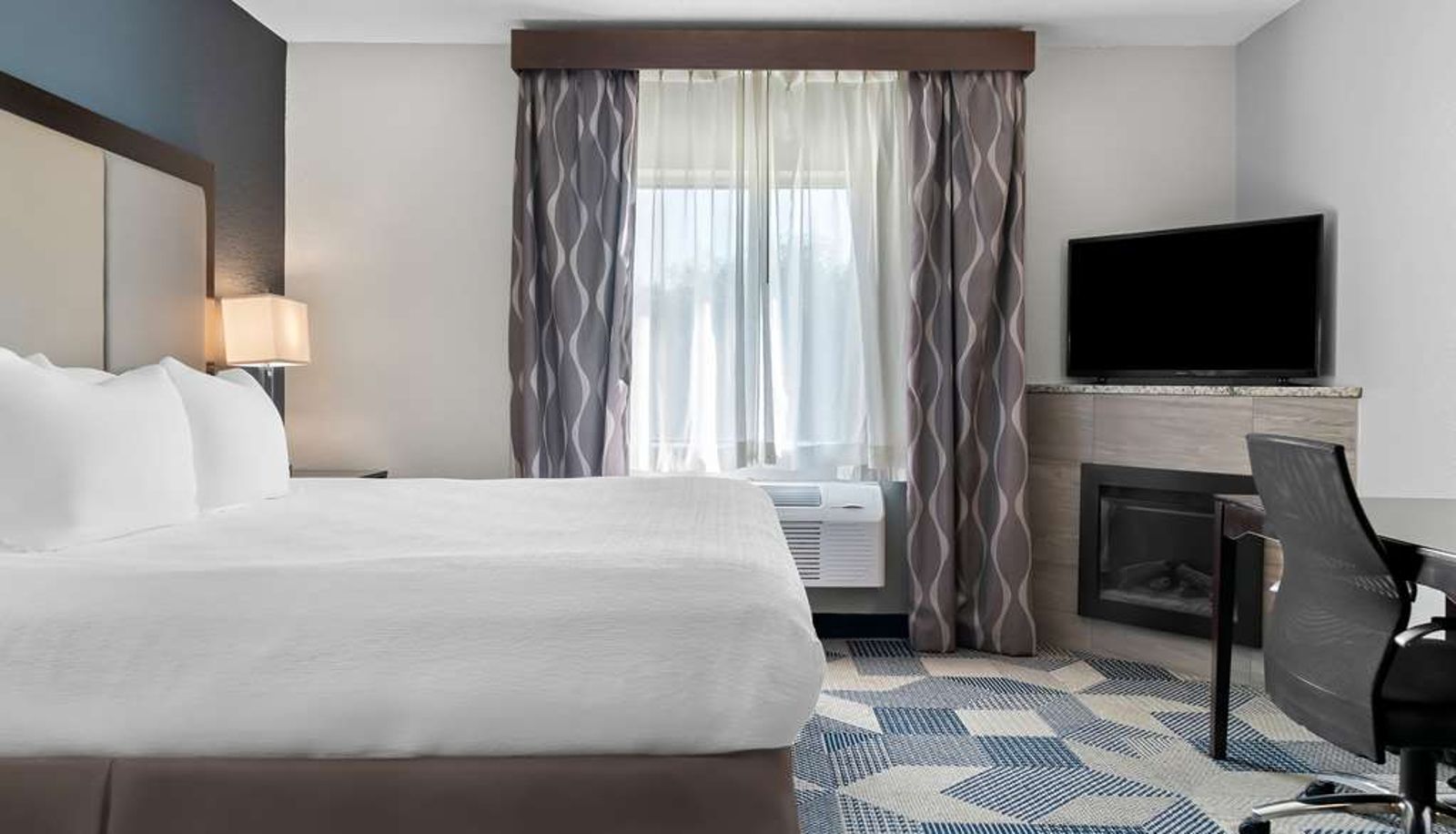 Camera - Best Western Plus Flint Airport Inn & Suites