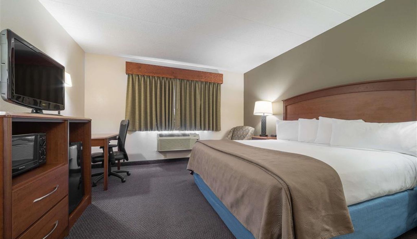Kamer - AmericInn by Wyndham Hutchinson