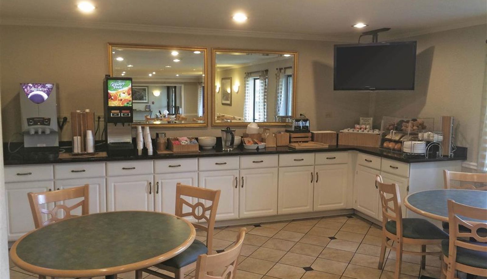 Vista interna - La Quinta Inn & Suites by Wyndham Chicago Gurnee