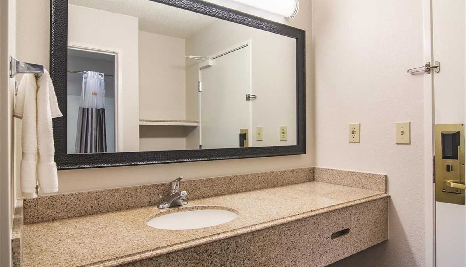 Zimmer - Wingate by Wyndham Brunswick GA / I-95