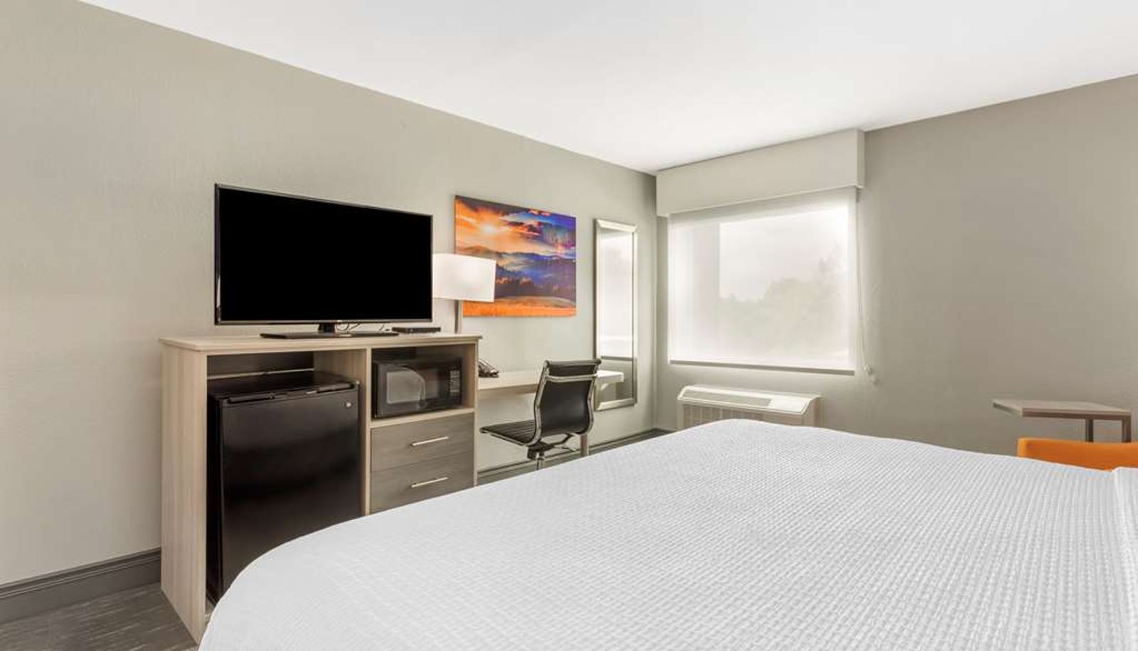 Camera - Best Western Plus Cleveland Inn & Suites