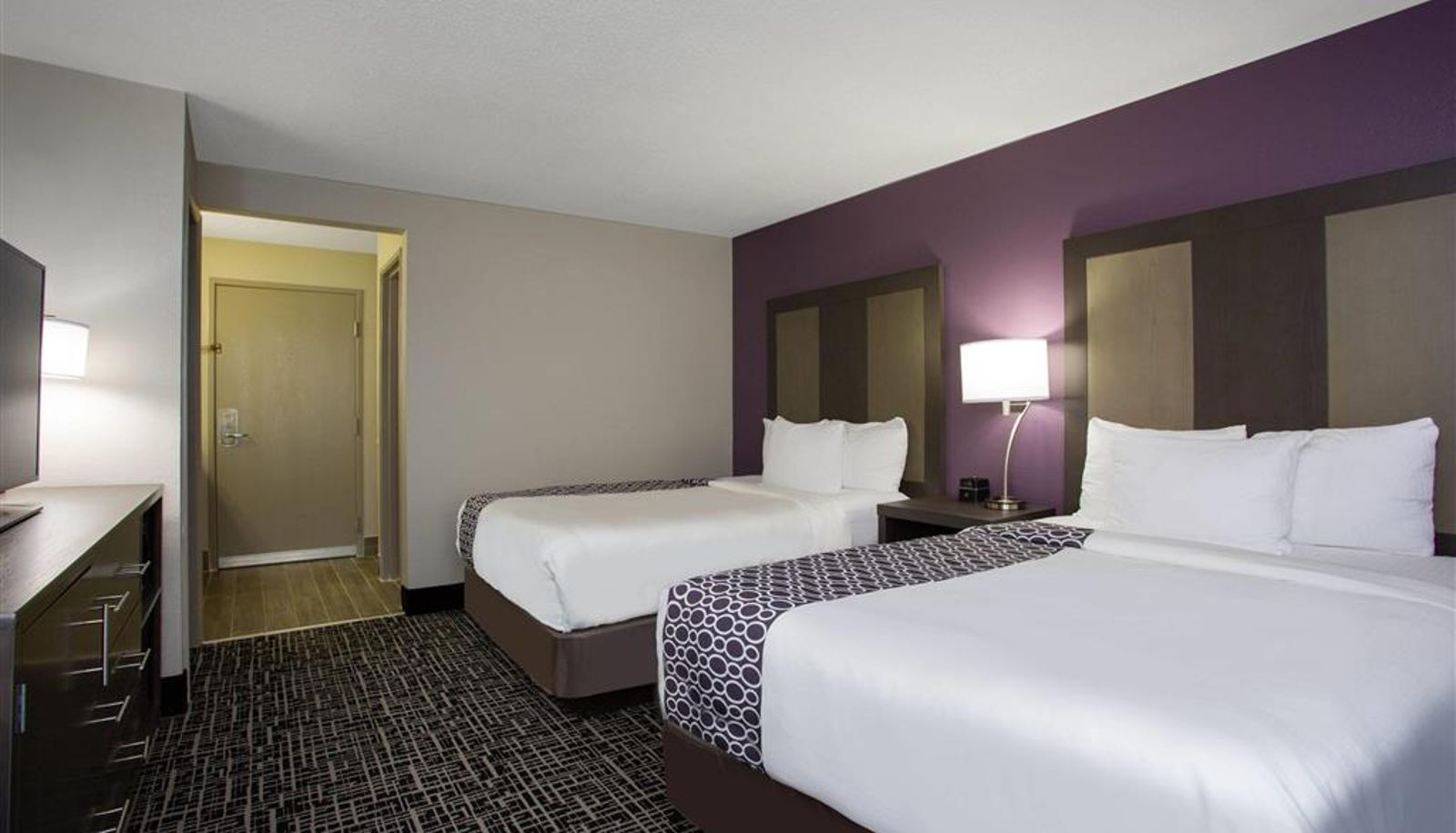 Camera - La Quinta Inn & Suites by Wyndham Roanoke Salem
