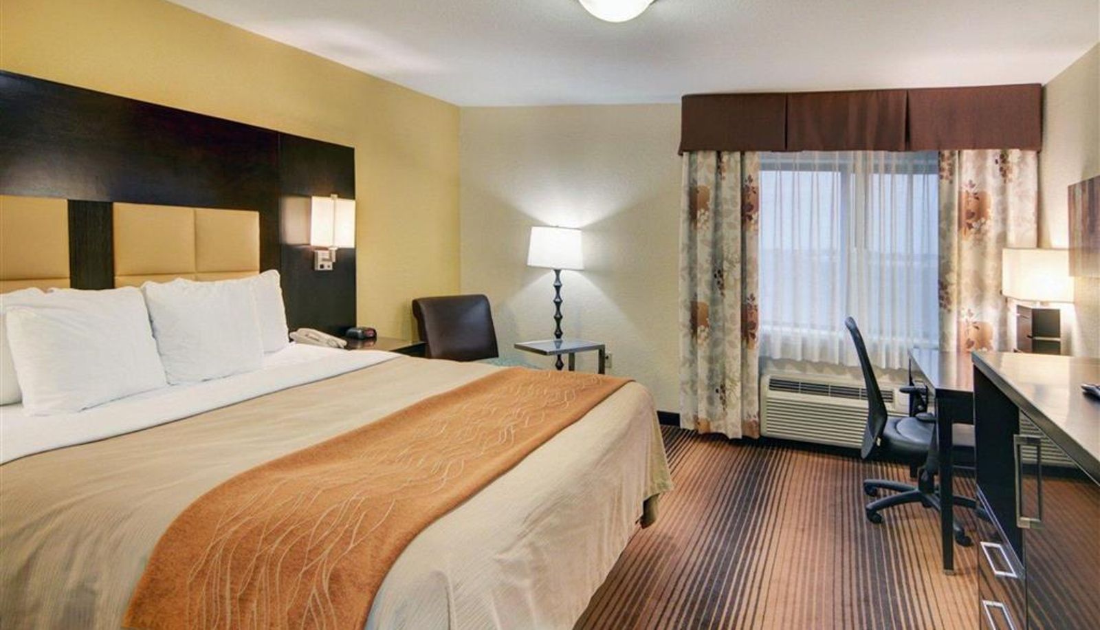 Room - Spark by Hilton Grapevine DFW North