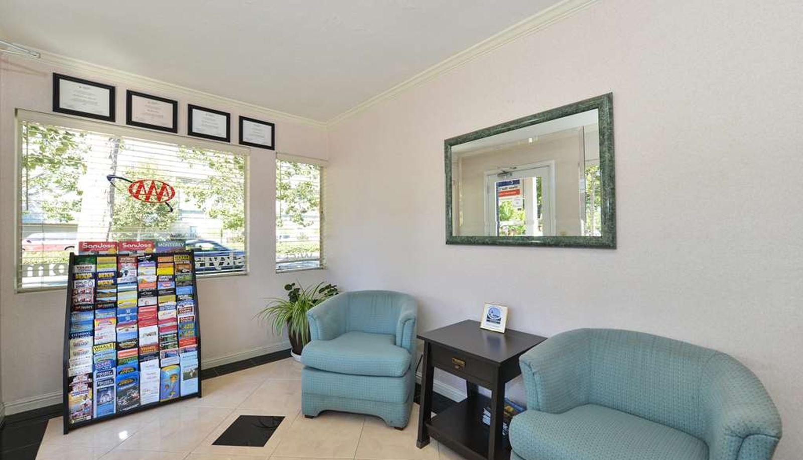 Hall - Americas Best Value Inn Sky Ranch Palo Alto