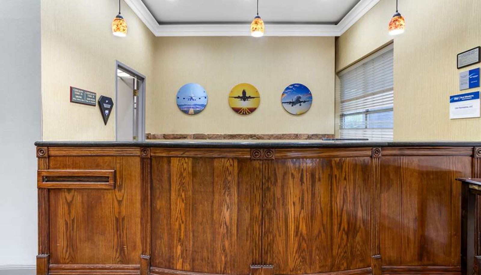 Lobby - Best Western Plus Hobby Airport Inn & Suites