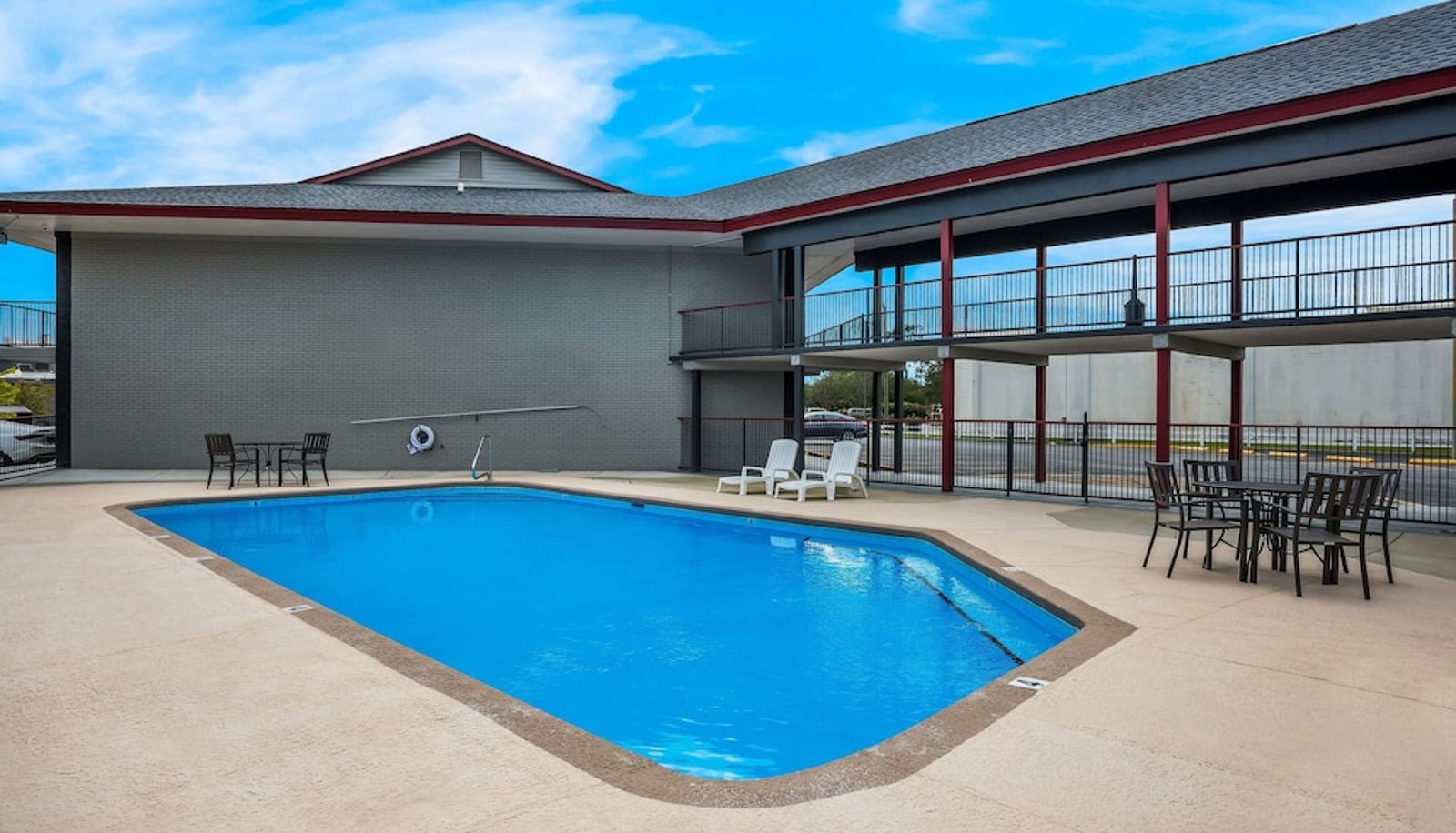 Basen - Red Roof Inn & Suites Thomasville