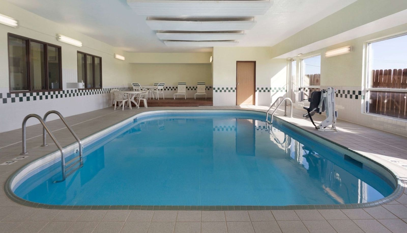 Pool - Super 8 by Wyndham Lees Summit
