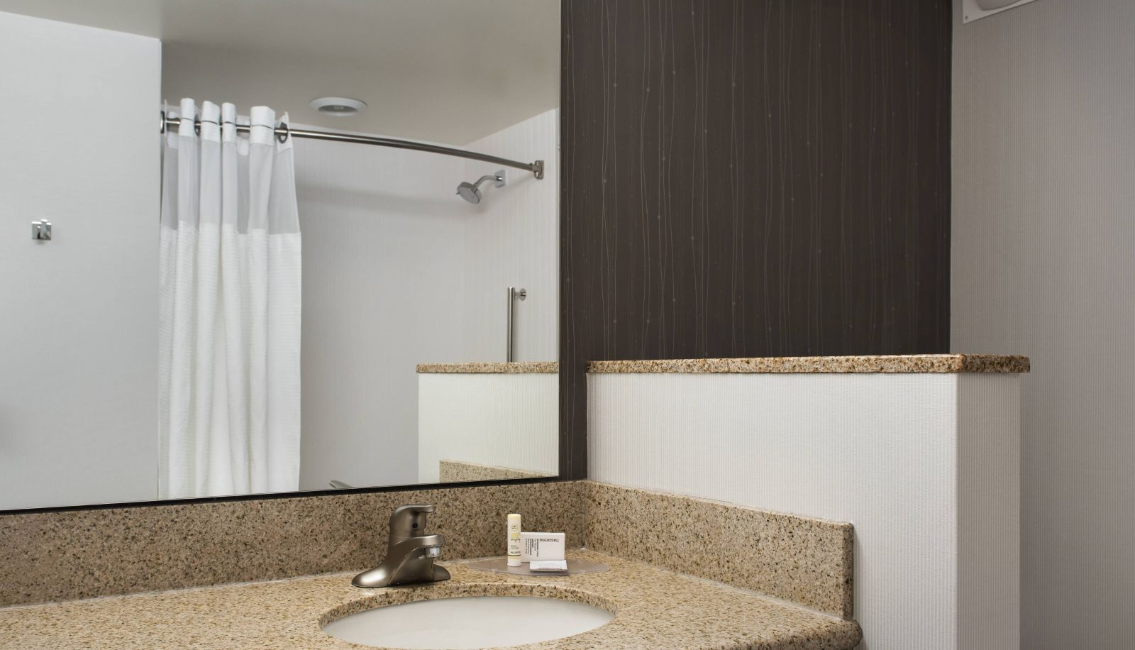Zimmer - Courtyard by Marriott Fort Meade BWI Business District