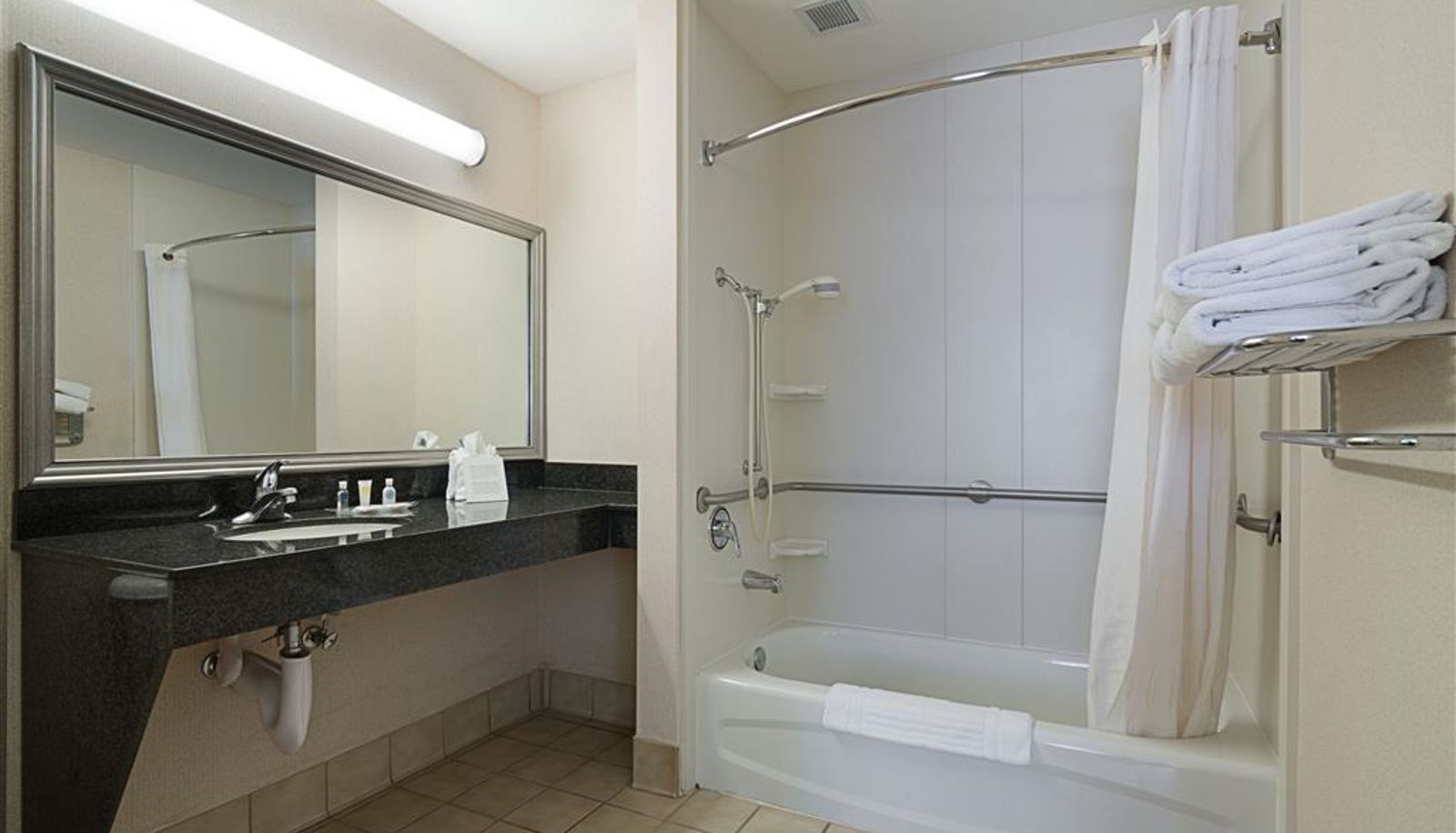 Camera - QUALITY SUITES SPRINGDALE
