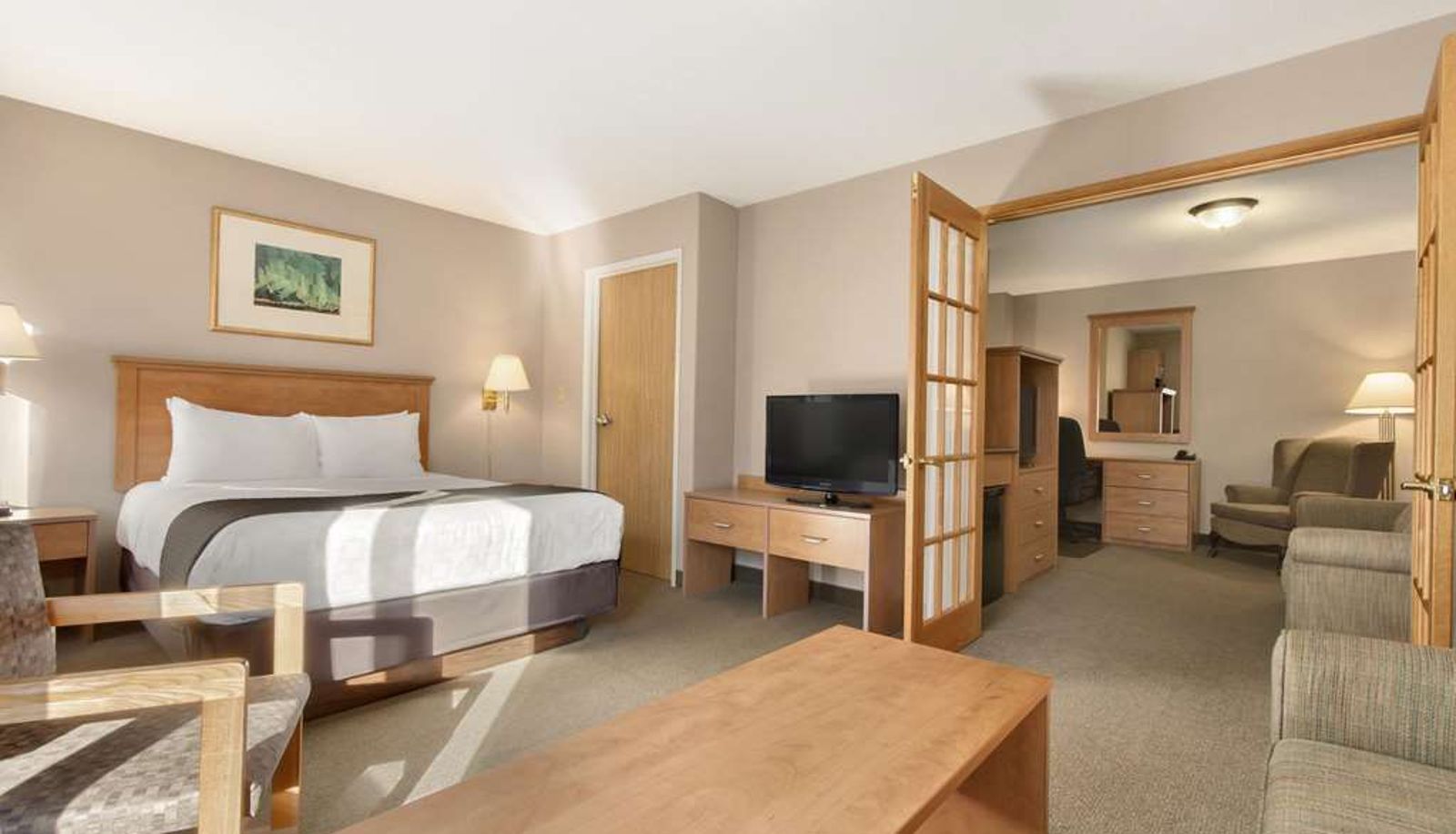 Room - Days Inn & Suites by Wyndham Thunder Bay
