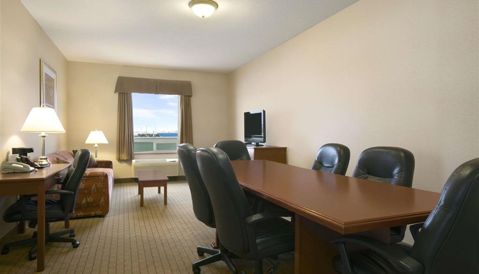 Room - Days Inn by Wyndham Moose Jaw