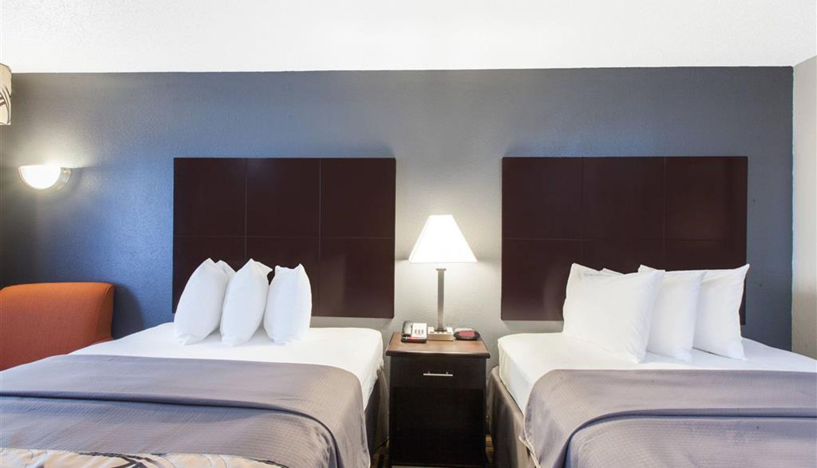 Zimmer - Days Inn by Wyndham Ennis