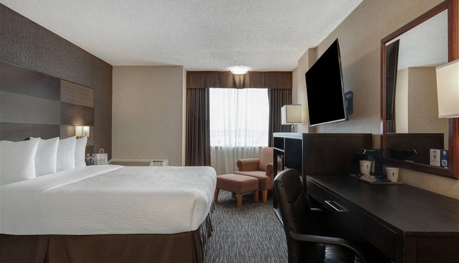 Zimmer - Days Inn by Wyndham Calgary South