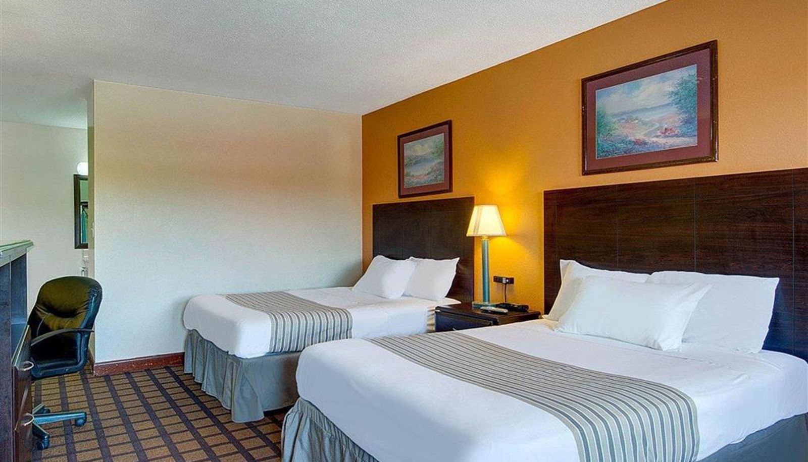 Zimmer - Econo Lodge Sharon - Foxborough