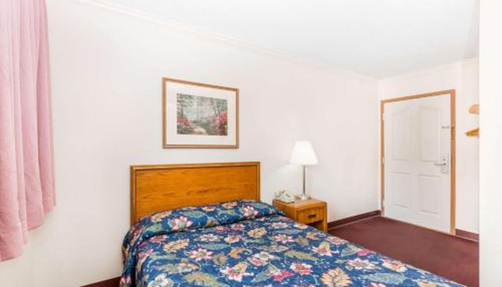 Zimmer - Knights Inn & Suites South Sioux City