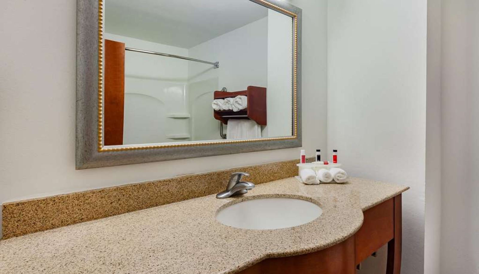 Zimmer - Days Inn by Wyndham Altavista