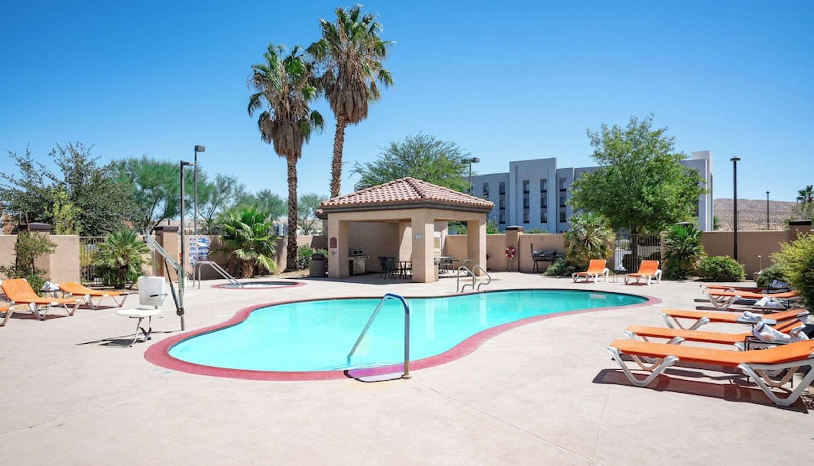 Pool - Holiday Inn Express & Suites BARSTOW - ROUTE 66 by IHG