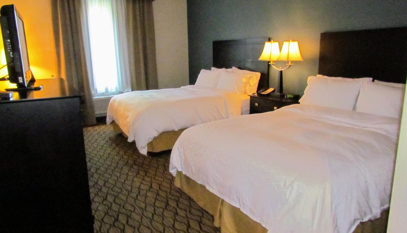 Room - Holiday Inn Express & Suites CADILLAC by IHG