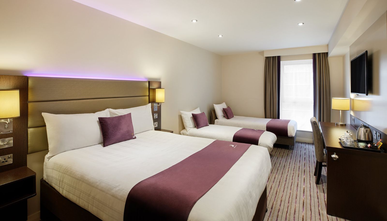 Info - J9) Premier Inn Luton South (M1