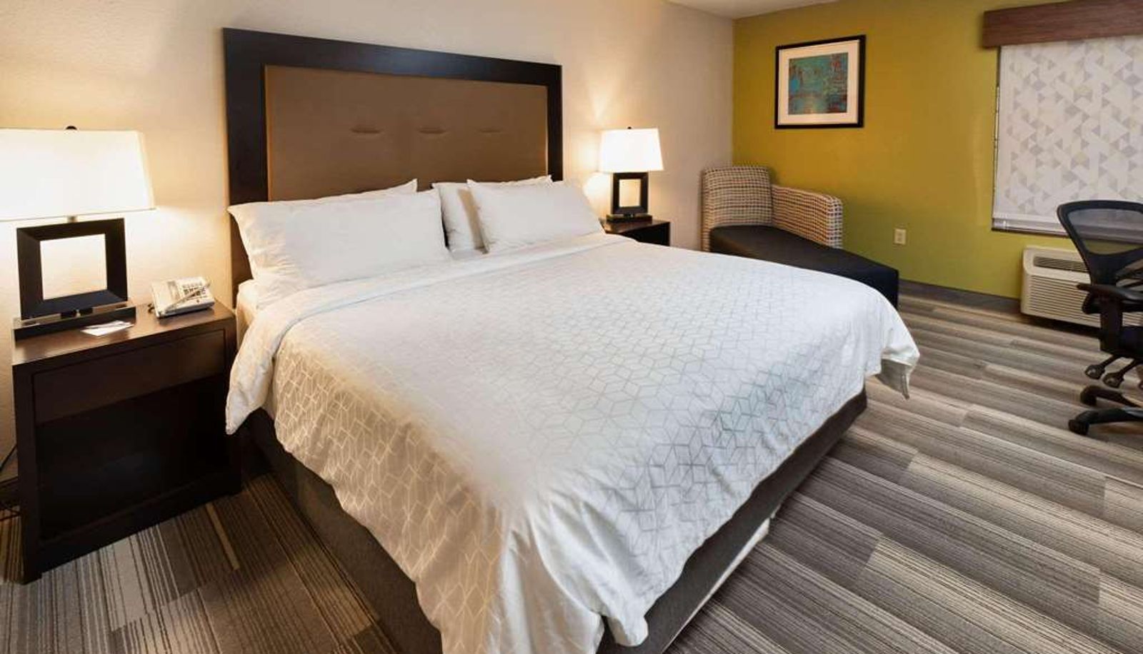 Zimmer - Country Inn & Suites by Radisson South Haven MI